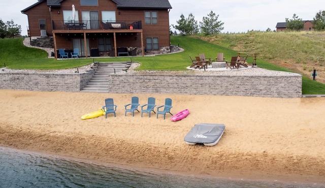 Kokomo Cabin: Cozy Fires, Family Fun & Lake Views in Germantown