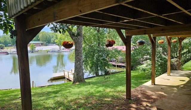 LAKEFRONT Home at Lake Chickamauga! Walk to the Marina! in Dayton