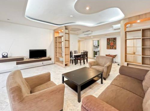 Large & Luxury Menteng Executive Apt 3BR with Pool, Gym Wi-Fi by 2ndHome in Jakarta