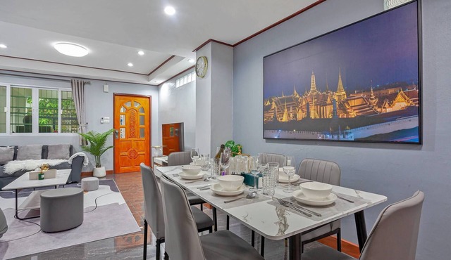 Large Spacious 3BR House at BTS ON NUT