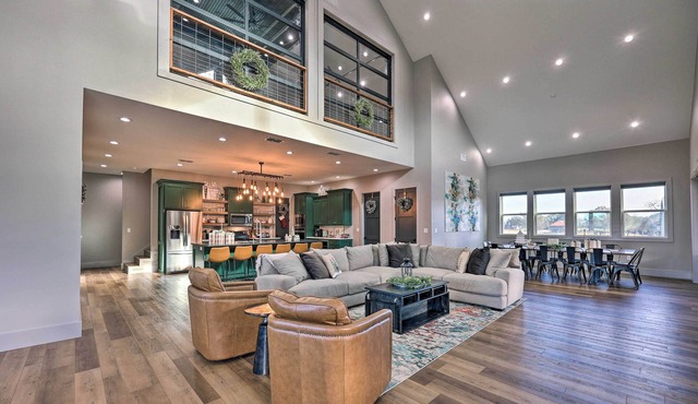 Lavish Riverfront Escape w/Gas Grill! in Glenwood