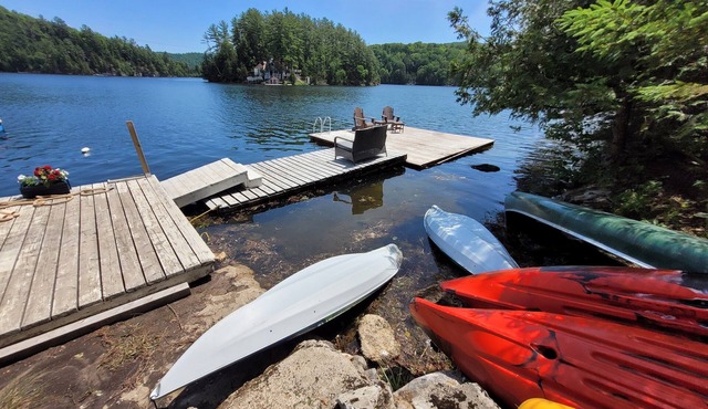 Le Manoir on Majestic Lac St Pierre in Val-des-Monts