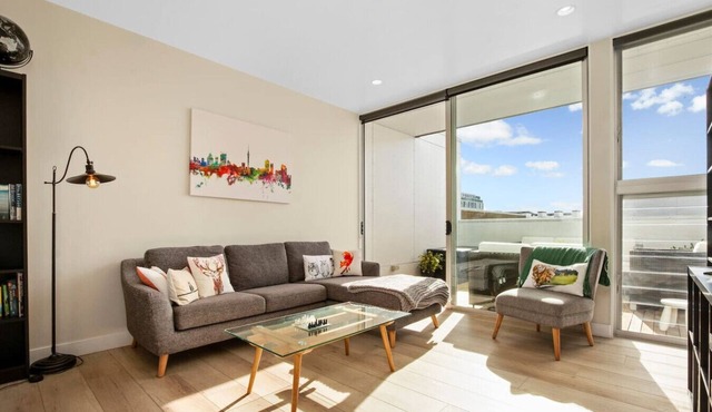 Light Filled Multi-Storey Townhouse + Carpark