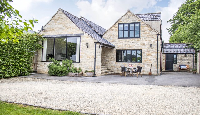 Lovely Cotswolds farm house on an award winning vineyard with stunning views in South Woodchester