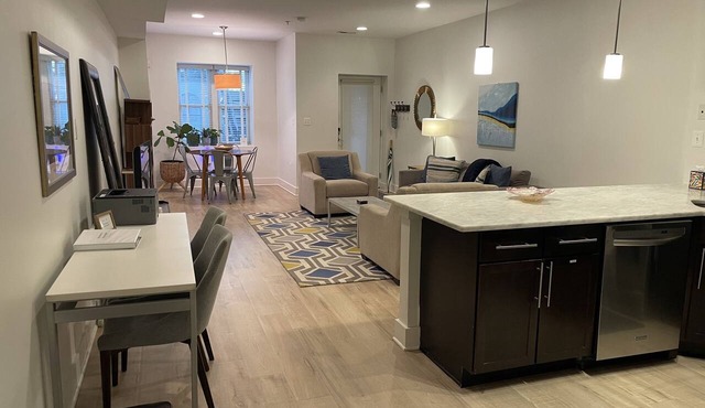 Luxe 2BD/2BA Townhouse in Hip Area - Near Metro in Washington