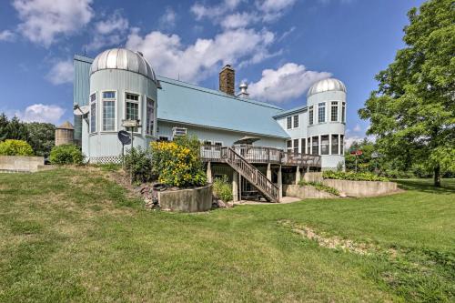 Luxe Barndominium w/Home Gym, Theater, & More! in Walworth