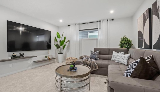 Luxury-4bed with AC-86"TV-BrandNew in Cranston, Calgary in Calgary