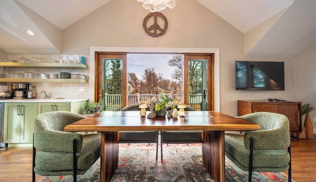 Luxury Garden Loft in Historic Old North End, Centrally located in Colorado Springs