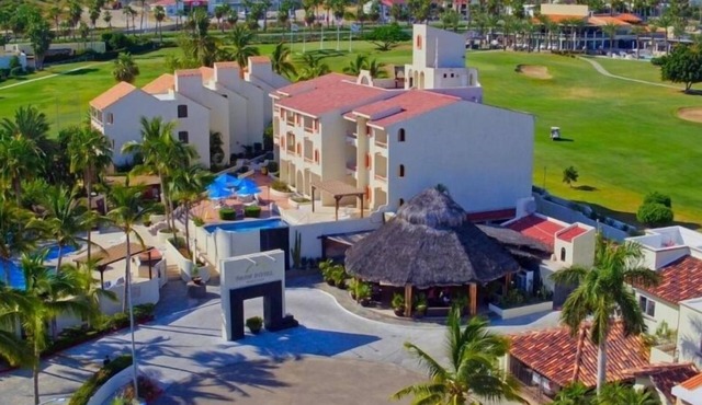 Magnificent 1BR Condo near Gulf of California Beach in San José del Cabo