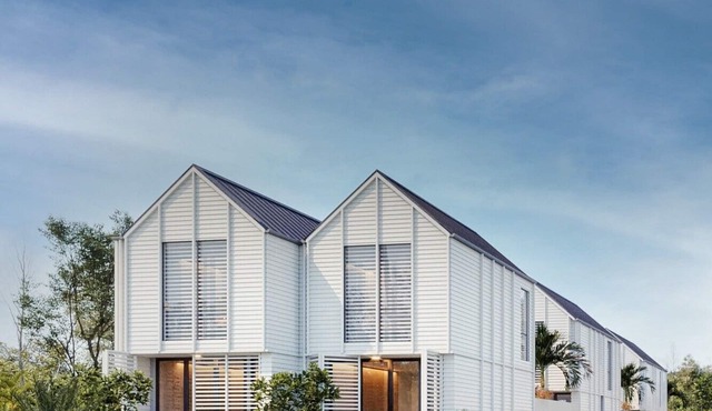 Matakana Village within short walk to restaurants, cafes, cinema and shops in Matakana