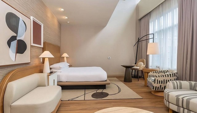 Modern Comfort with Great Amenities | Outdoor Swimming Pool | Pet-Friendly in San Diego