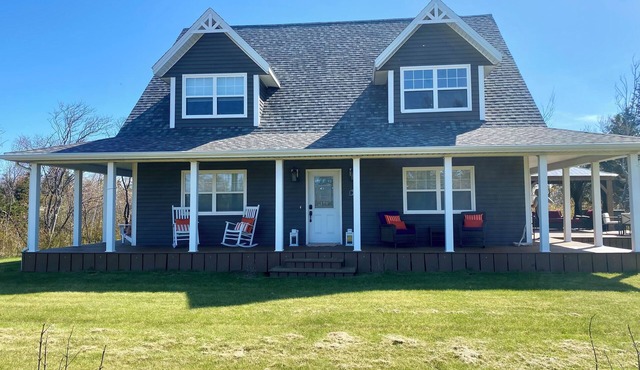Modern Cottage 2 Mins From Lakeside Beach-Your Perfect Beach and Golf Retreat!☀️ in Morell