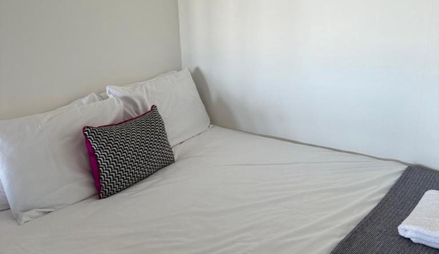 Modern flat with Nice Views by the Royal Mile in Edinburgh