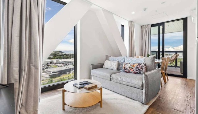 Modern High Rise Parking Zodiak Stays in Auckland