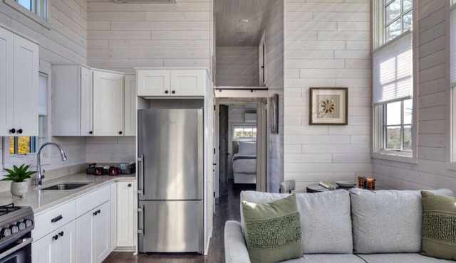 Modern Tiny Home | Stunning Views + Top Amenities