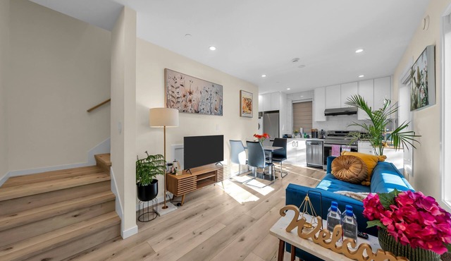 Most Private & Spacious 2 Bed/1 Full Bathroom Laneway House in Vancouver