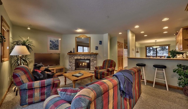 Multi level 2 bedroom condo, ground floor entrance, close to village center and next to ski runs in Sun Peaks