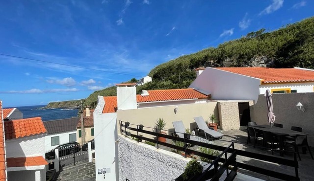 Near Beach House - Super Mario Houses in Ribeira Grande