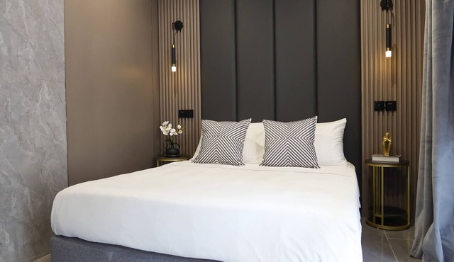 New Deluxe En Suite Room/WIFI @ City/Somerset Area