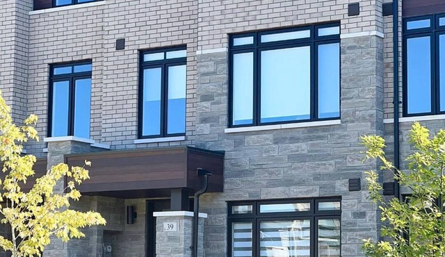 New Luxurious Studio Apartment in Brampton