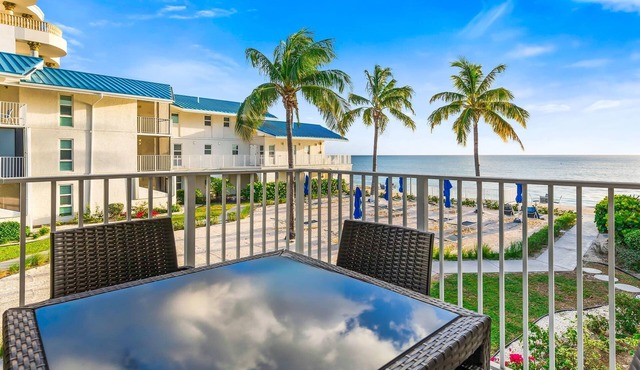 Oceanview 3BR Seven Mile Beach Condo. Centrally located! in Grand Cayman
