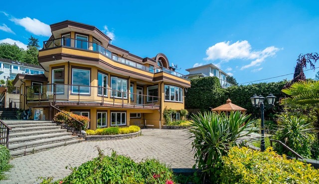*Panoramic Water View* Deep Cove Luxury living