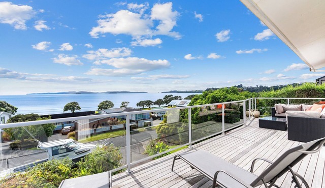 Panui Views - Snells Beach Holiday Home in Snells Beach