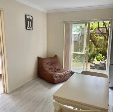Parkside Pleasure- Seperate room in Auckland