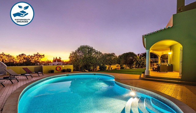 Peaceful retreat w/heatable pool & garden