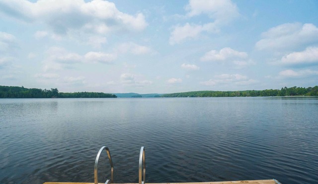 Peninsula Lake Clover Ontario in Huntsville
