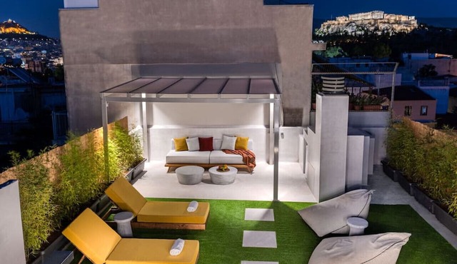 Penthouse With Magical Acropolis View & Jacuzzi! in Athina