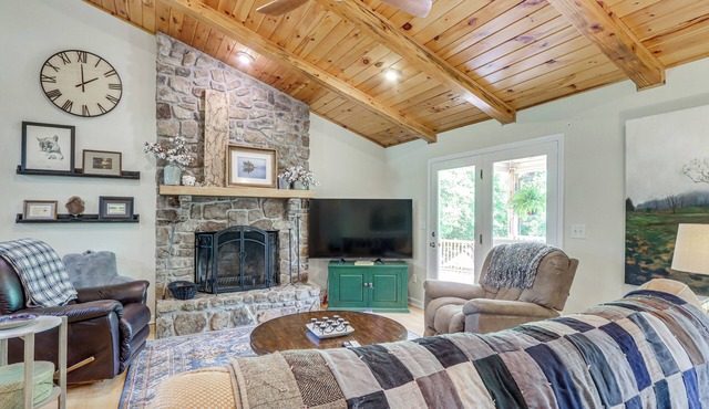 Private Family Home w/Ocoee River Access in Benton