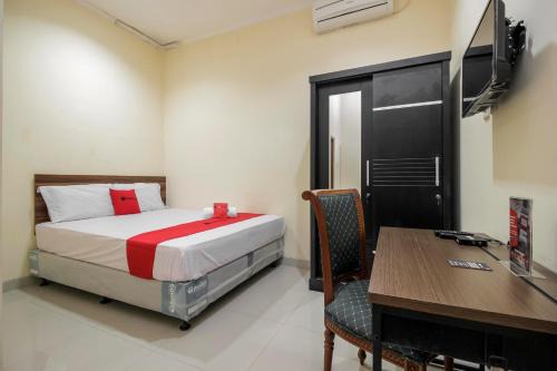 RedDoorz @ Meruya 2 in Jakarta