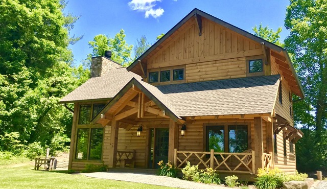 Relax at This Spacious Cabin Retreat Hot Tub Fireplace Firepit in Hendersonville