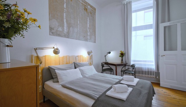 Renovated old apartment with shower room, separate eat-in kitchen and washing machine