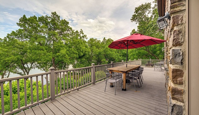 Riverfront Hudson Valley Gem w/Beach Access! in Athens