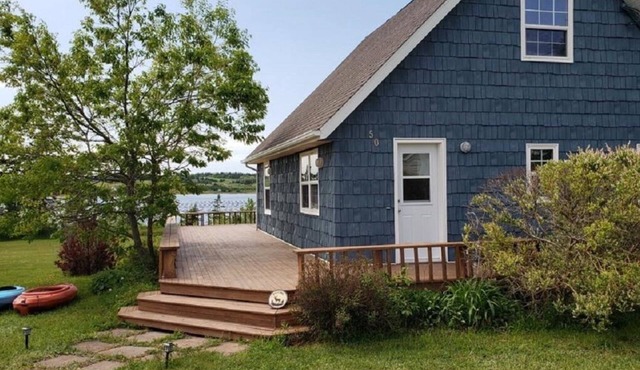Riverview Cottage on Green Gables Shore in Anglo-Rustico