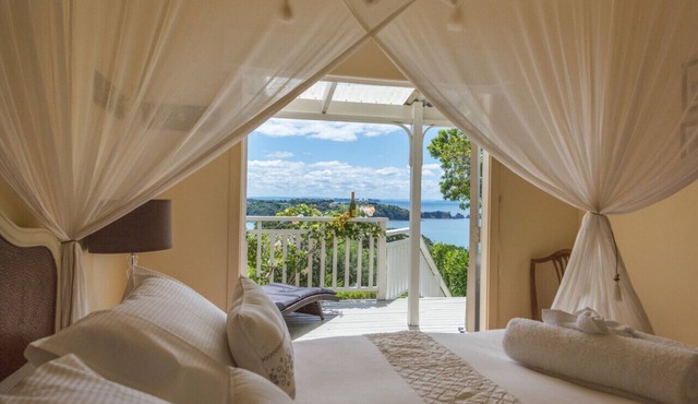 Romantic cottage recommended by NZ Herald in Waiheke Island