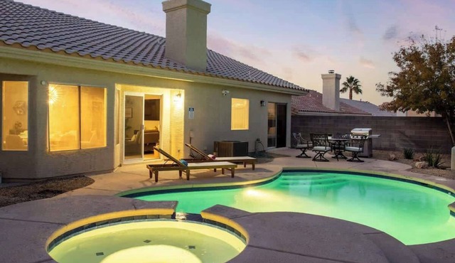 Sail in Sky - Remodeled 3BR Vegas Spa and Pool! in Henderson