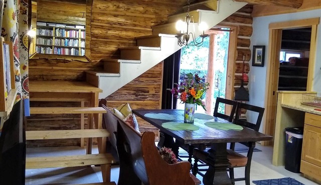 Sanctuary Farm Log Cabin Mountain Getaway in Alberton