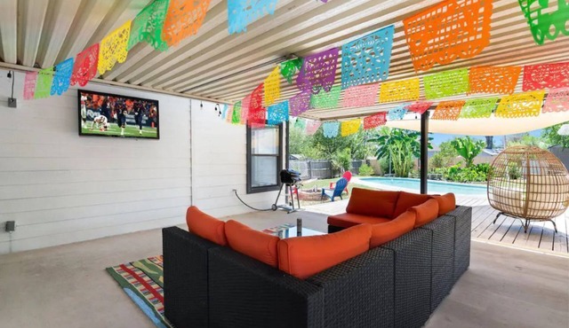 Secluded backyard Oasis w near SeaWorld, Lackland