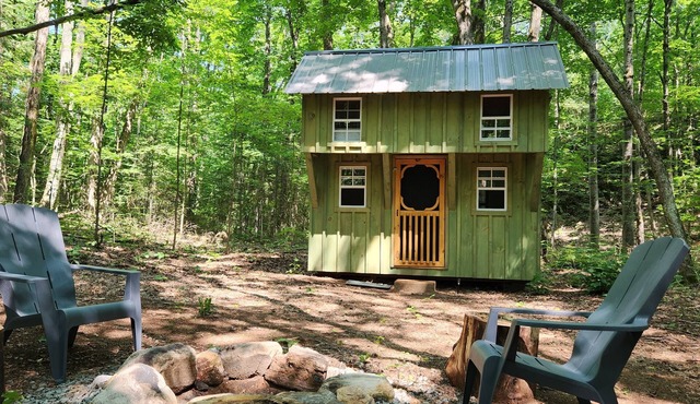 Secluded Muskoka Glamping Cabin with Private Lake & Trails
