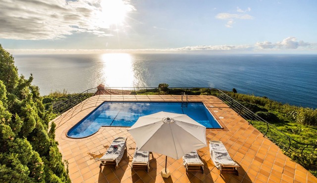 Secluded Sunset Villa on Cliff & 180° Ocean Views in Calheta