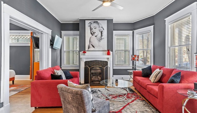 Showstopper 3 BD heart of downtown historic district. No cleaning fee! in Wilmington