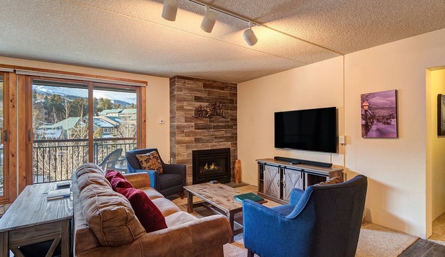 Ski-In/ski-Out Downtown Breckenridge Condo, Hot Tubs, Mountain Views! in Breckenridge