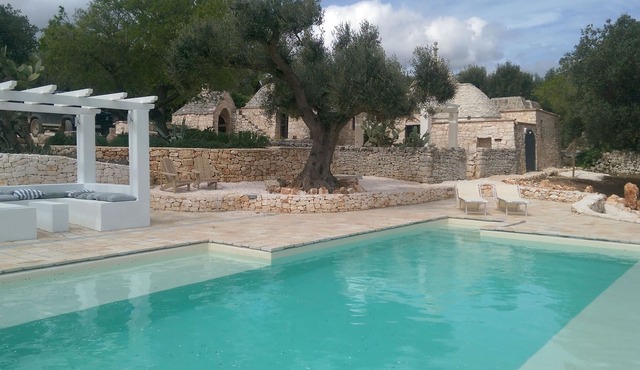 'Soul of Puglia' - A Rural Gem 3BR/3BA, A/C, WiFi, Hilltop w/POOL & Views
