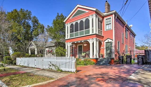 Soul & Style! Duplex Near French Quarter w/Porch in New Orleans