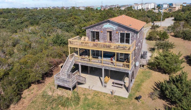 Soundfront Dog Friendly Home w/Hot Tub, Tiki Bar, Easy Windsports Access