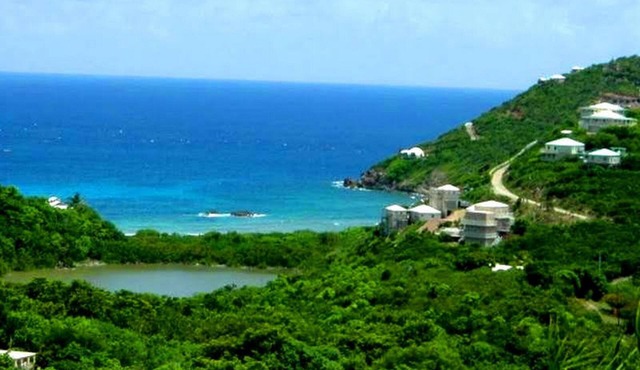 Spacious 2/Bed, 2/Ba, Pool, A/C Bedrooms, Screened Porch, Wi-Fi in St. John