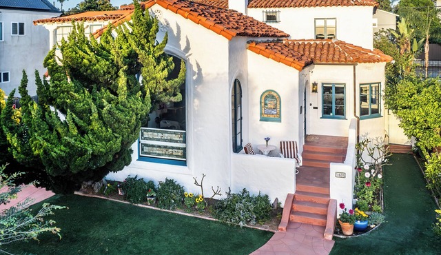 Spacious Home; Sunsets; Quiet Area in Point Loma, Near Downtown SD & Ocean Beach in San Diego